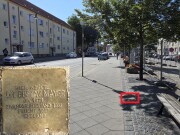 Stolperstein Gustav Mayer in der Steinstraße in der Nähe der Bushaltestelle