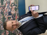 Der Bürgermeister Herr Sommer präsentiert die neue Prenzlau App