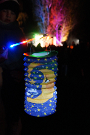Am 7. November wird zum Lampionumzug eingeladen.